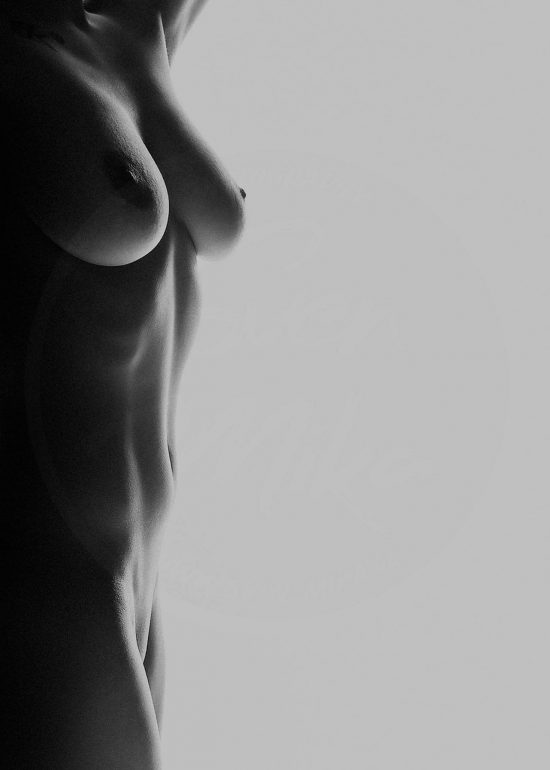 In shape (B&W) | Fotograf Sven Mika | Fotostudio Grevenbroich | Fotomodell Model Angelique