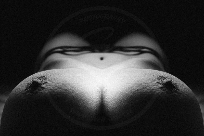 Land of temptation (B&W) | Fotograf Sven Mika | Fotostudio Grevenbroich | Fotomodell Model Angelique