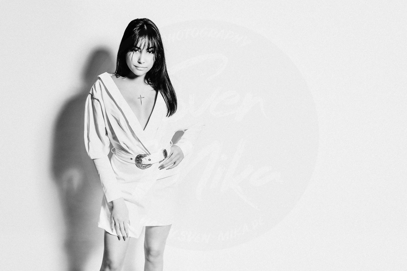 Ready for runway (B&W) | Fotograf Sven Mika | Fotostudio Grevenbroich | Fotomodell Model Vanessa