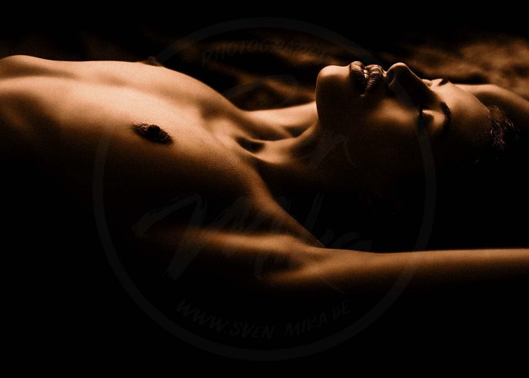 Who is dreaming here right now ? | Fotograf Sven Mika | Fotostudio Grevenbroich | Fotomodell Model Katia Martin