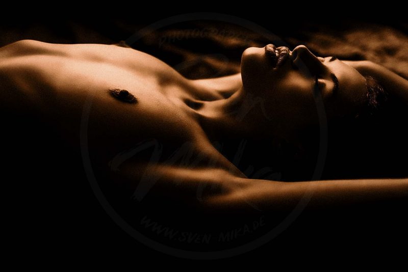 Who is dreaming here right now ? | Fotograf Sven Mika | Fotostudio Grevenbroich | Fotomodell Model Katia Martin