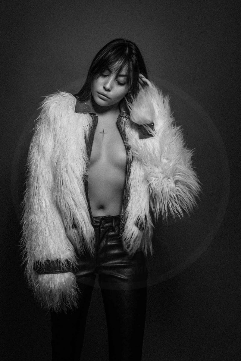 You can´t touch this (B&W) | Fotograf Sven Mika | Fotostudio Grevenbroich | Fotomodell Model Vanessa