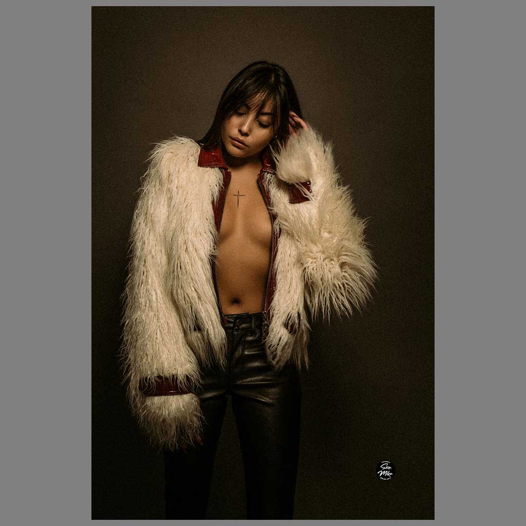 You can´t touch this | Fotograf Sven Mika | Fotostudio Grevenbroich | Fotomodell Model Vanessa